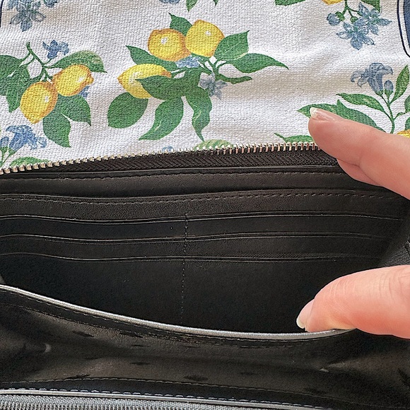 Kate spade continental wallet embossed spade pattern - Picture 9 of 9